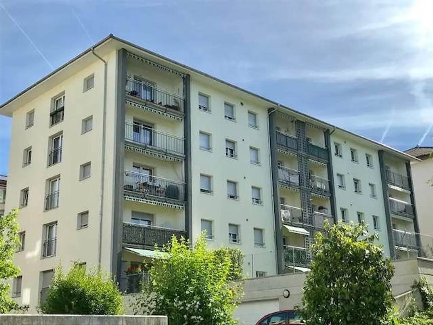 Beautiful 3-room apartment near the train station - Photo 1 of 10