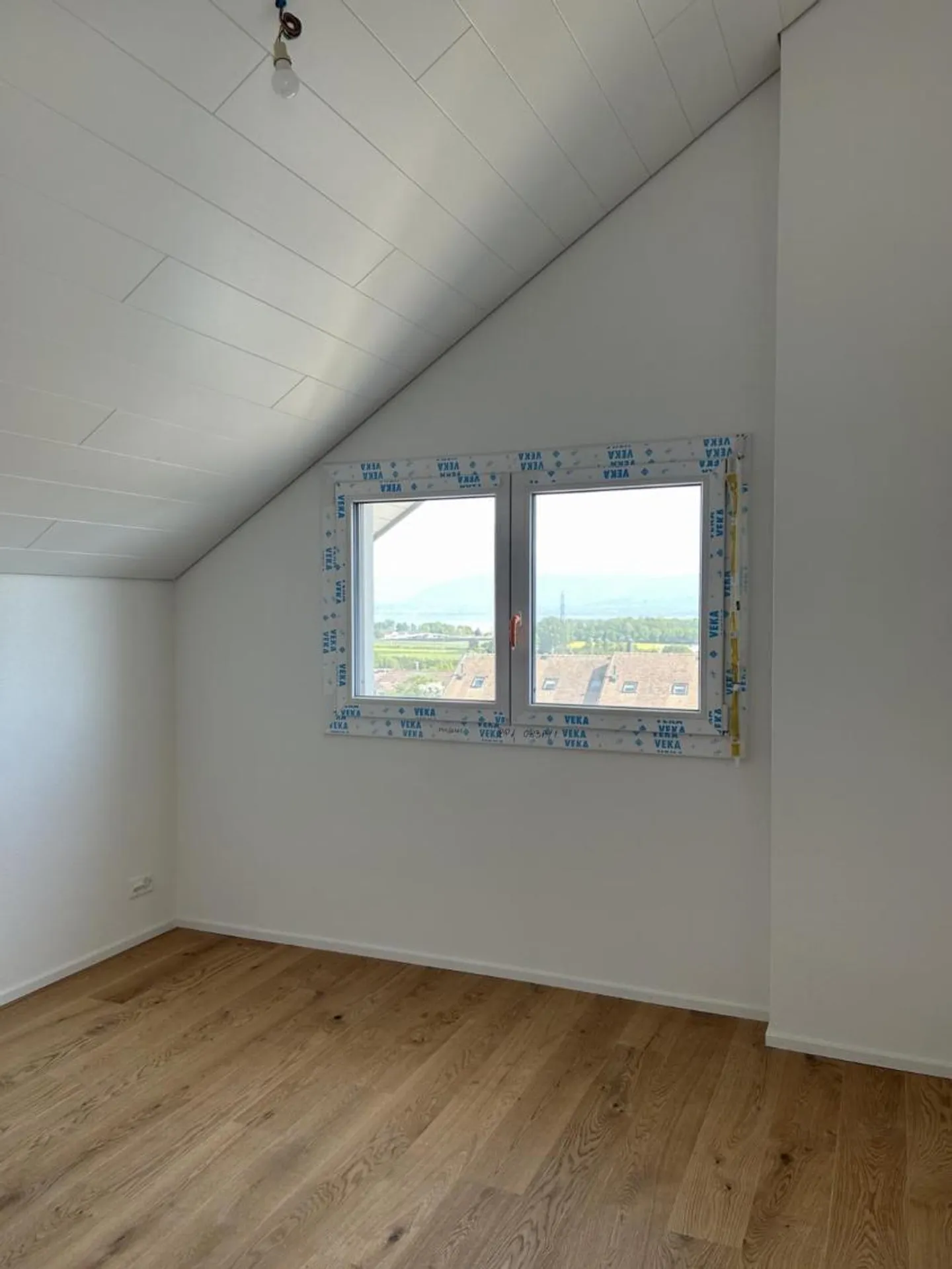 Dachgeschoss 4.5 Zimmer - Foto 4 von 13