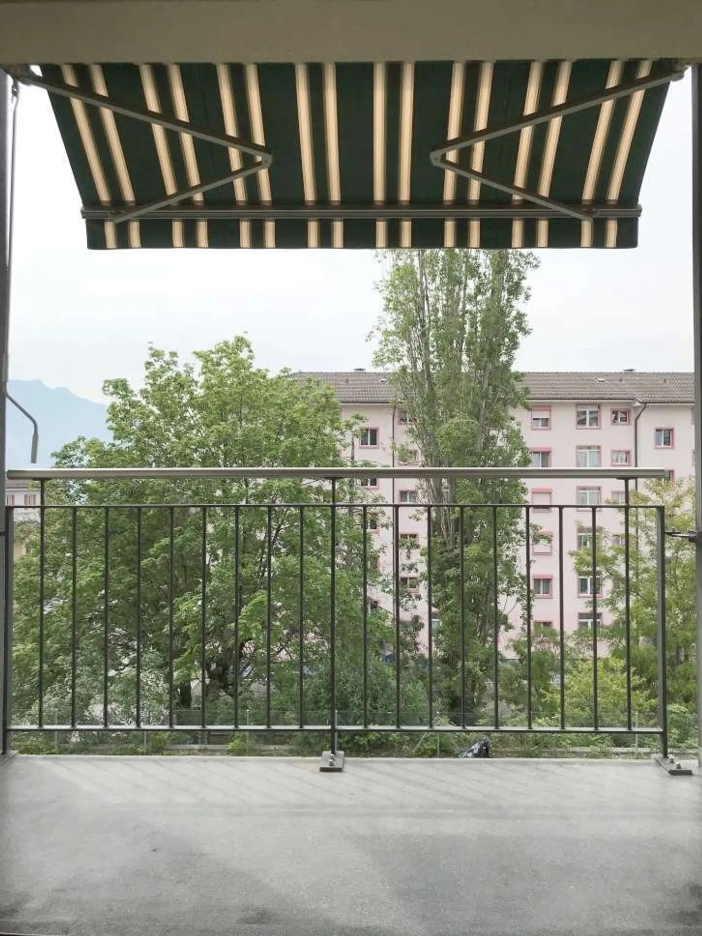 Beautiful 3-room apartment near the train station - Photo 8 of 10