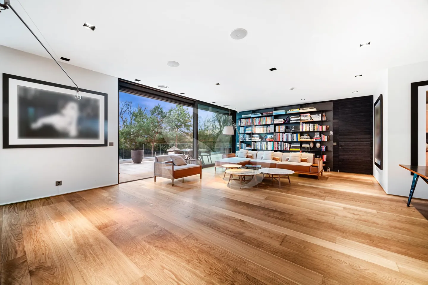 Luxury Villa with Infinity Pool - Photo 2 of 4