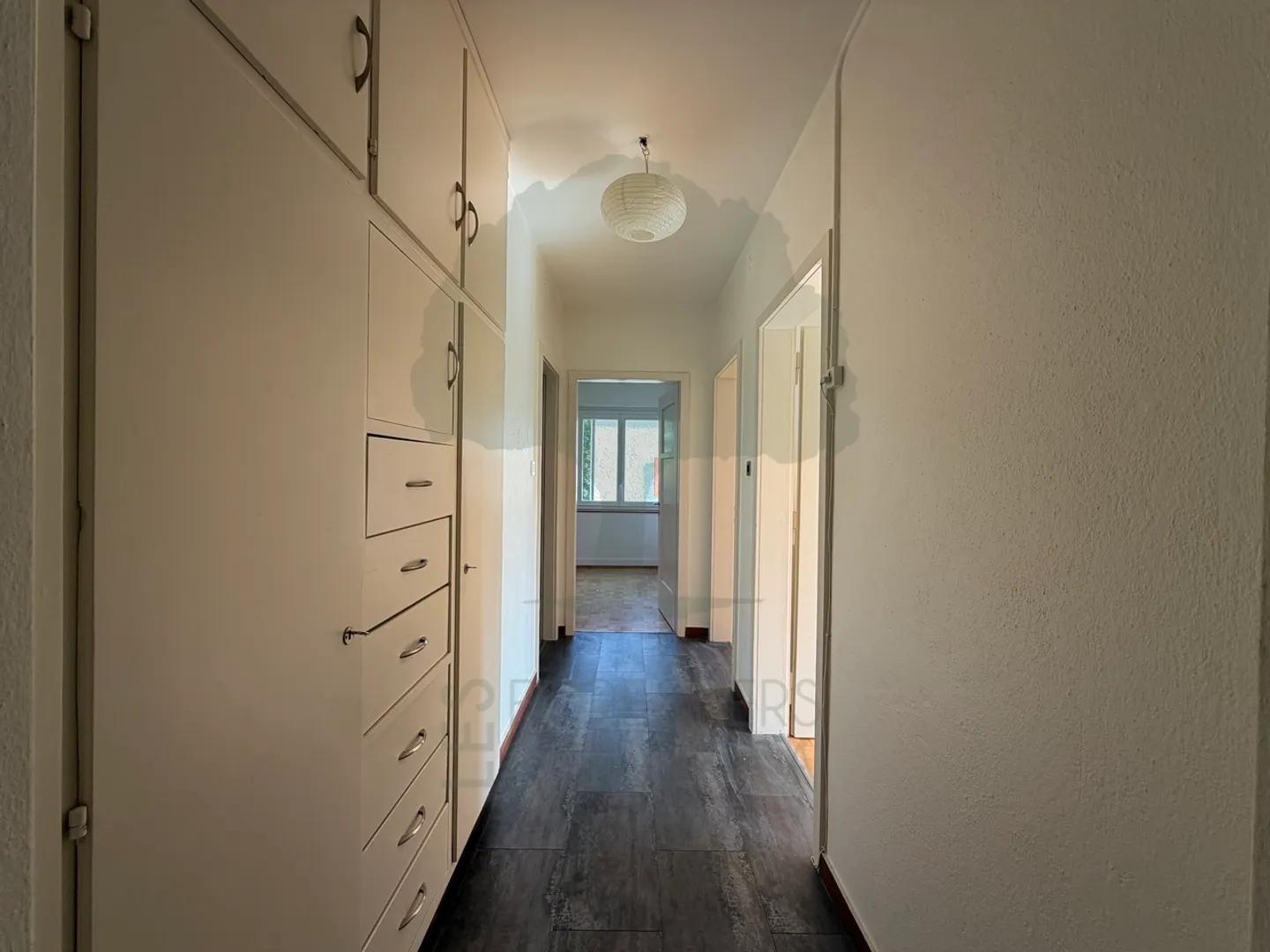 Bright 3.5 Room Apartment - Photo 7 of 8