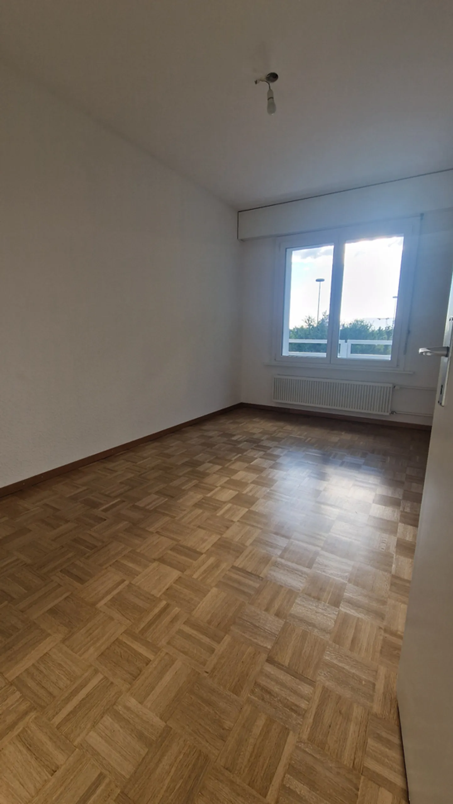 Geräumige Wohnung mit Balkon - Foto 10 von 11