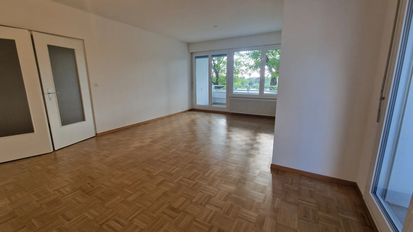 Geräumige Wohnung mit Balkon - Foto 3 von 11