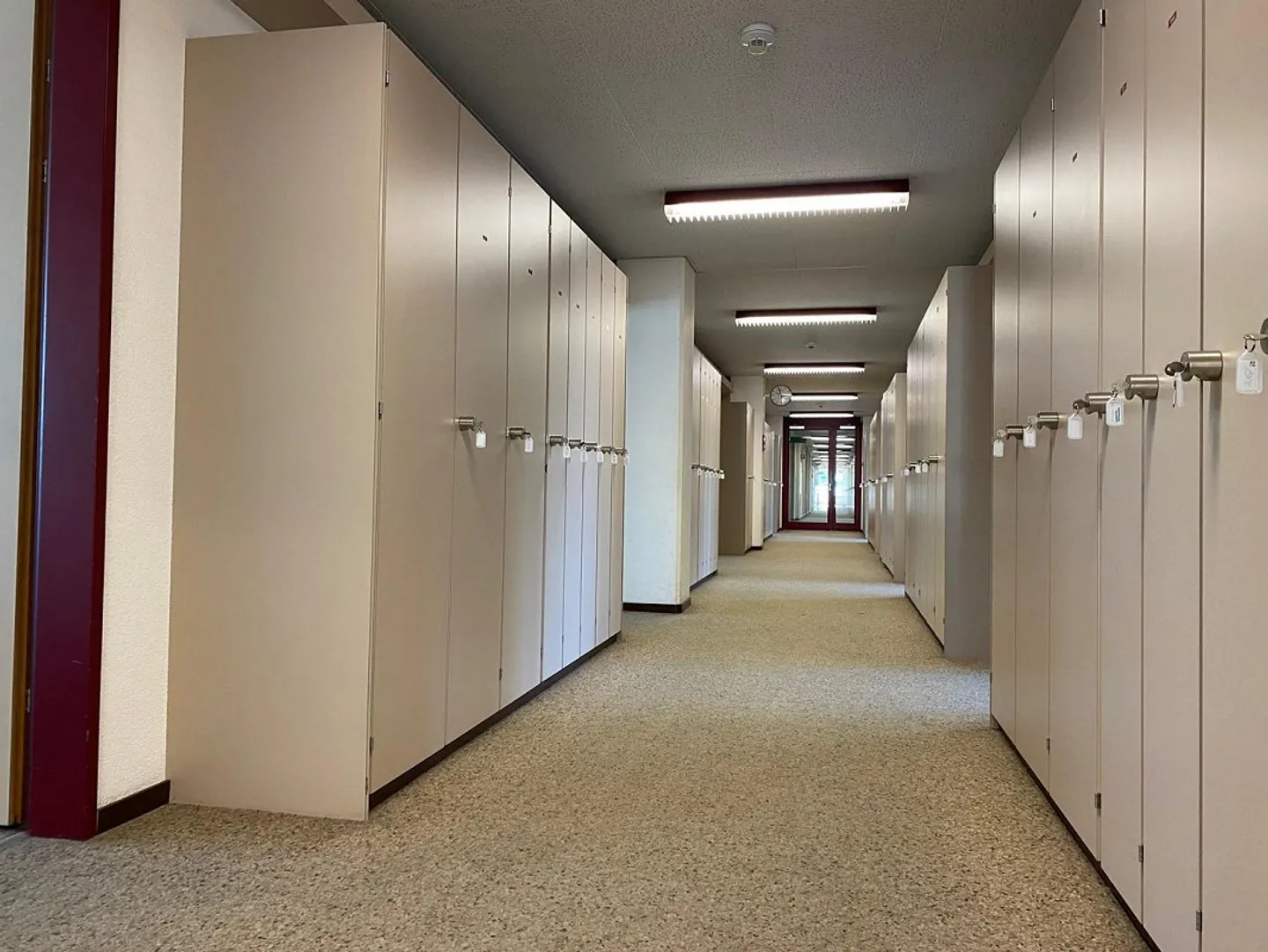 Espace de bureau avec 9 bureaux à louer - Photo 5 sur 7