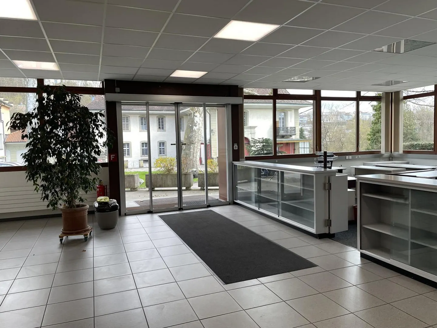 Ufficio, spazi commerciali/di stoccaggio - Foto 2 di 8