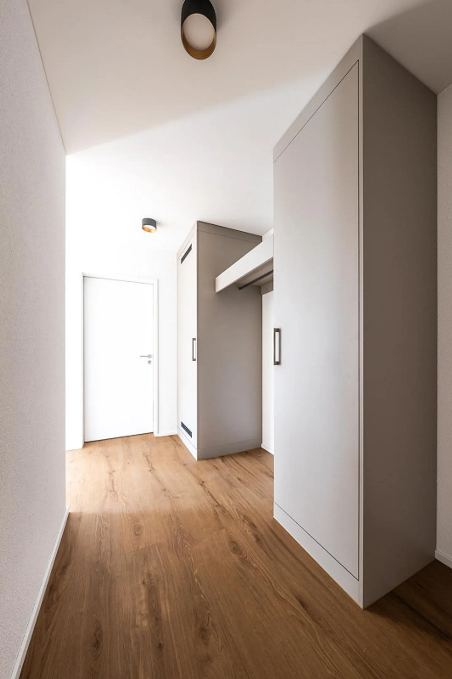 Appartement 2,5 pièces - beaucoup d'espace, vue et tranquillité / 2.1 - Photo 5 sur 12