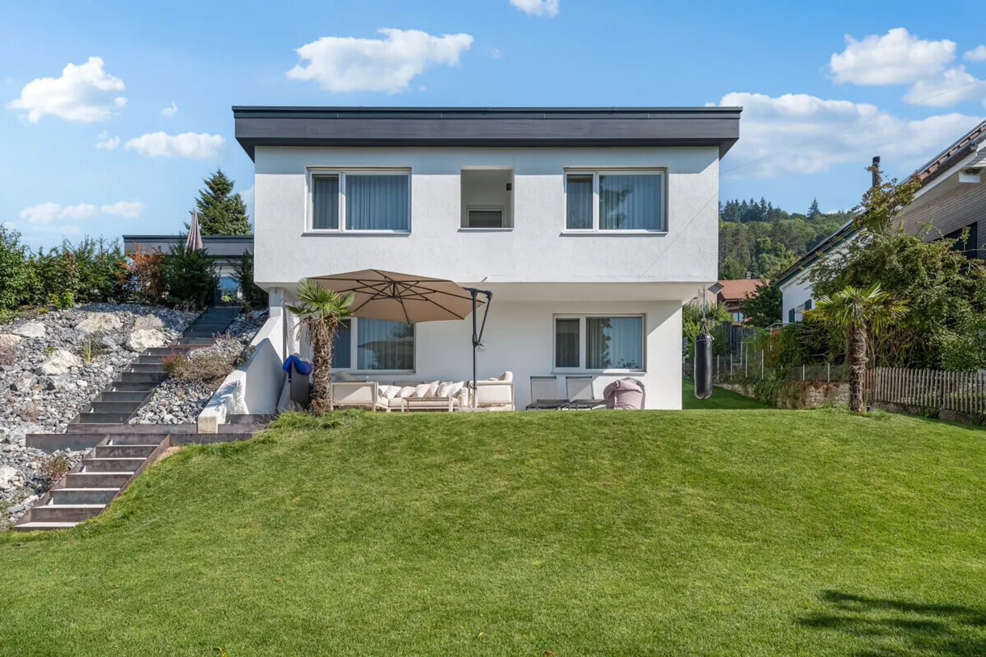 Casa unifamiliare moderna con paradiso del giardino - Foto 2 di 13