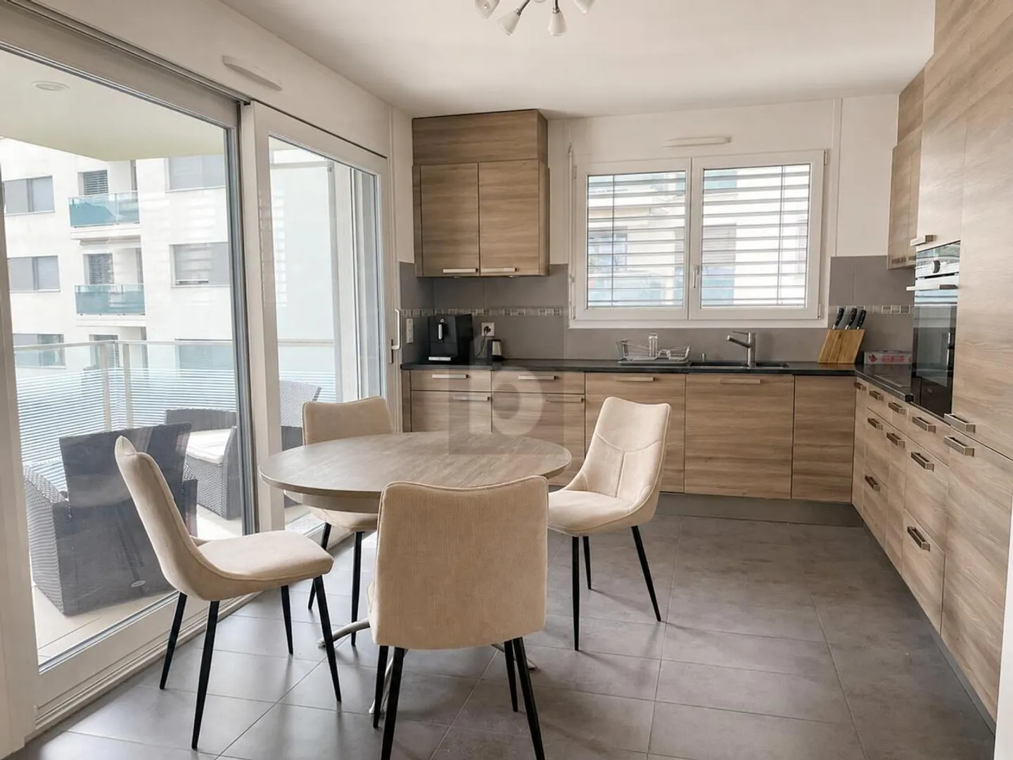 MODERN, FURNISHED & CENTRAL - Photo 1 of 6