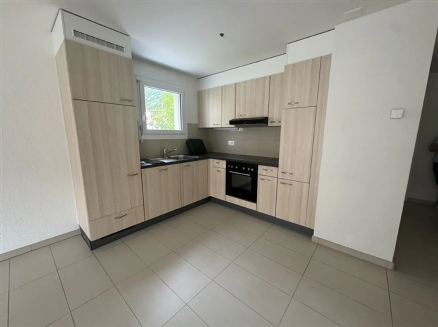 «Eine kostenlose Monatsnettomiete und ein pauschaler Zuschuss zu den Umzugskosten 3.5 Zimmerwohnung im 1. OG» - Foto 2 von 7