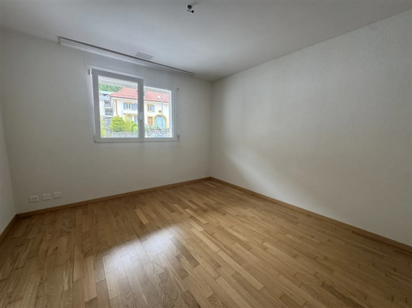 «Eine kostenlose Monatsnettomiete und ein pauschaler Zuschuss zu den Umzugskosten 3.5 Zimmerwohnung im 1. OG» - Foto 4 von 7