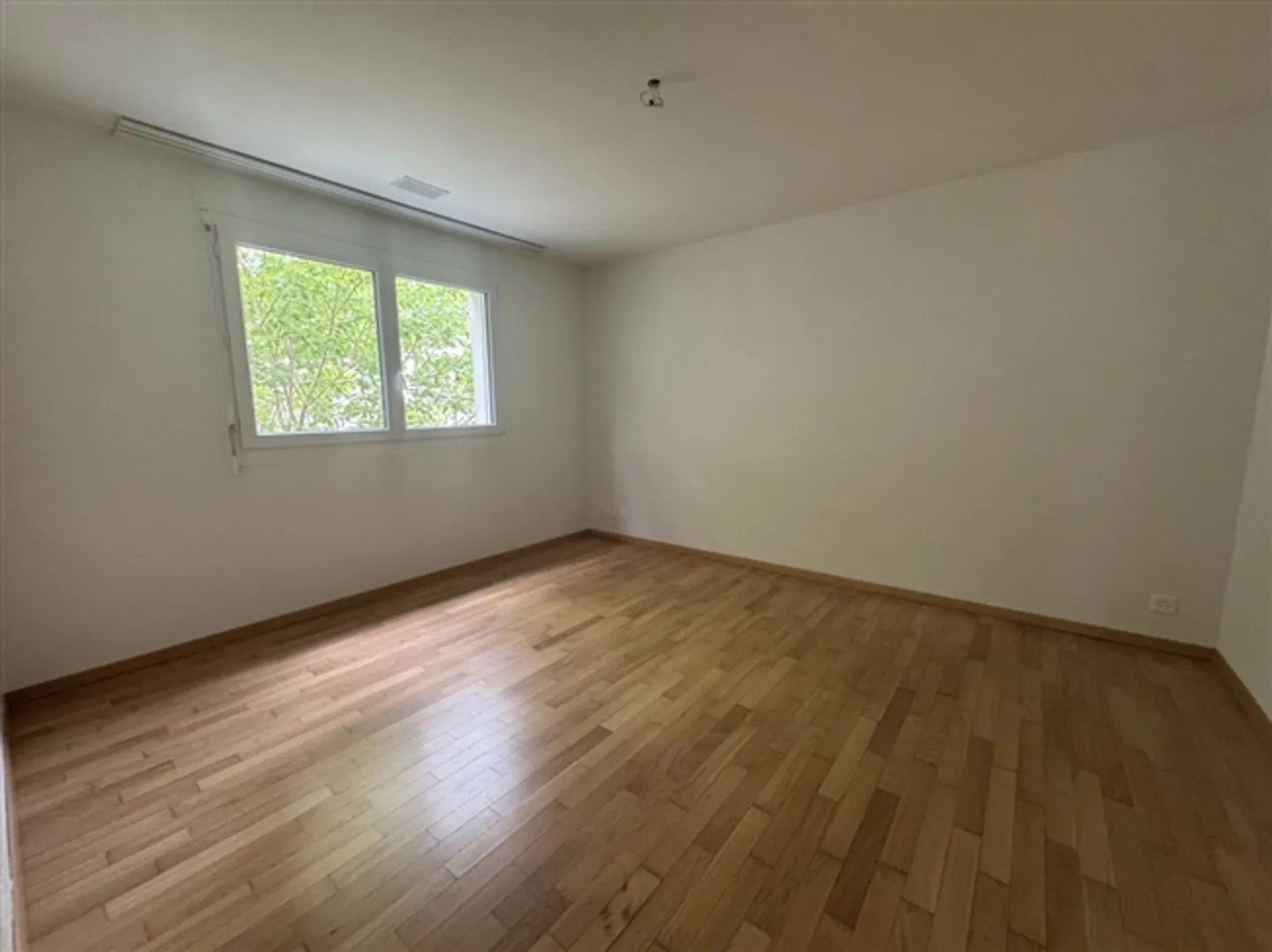 «Eine kostenlose Monatsnettomiete und ein pauschaler Zuschuss zu den Umzugskosten 3.5 Zimmerwohnung im 1. OG» - Foto 5 von 7