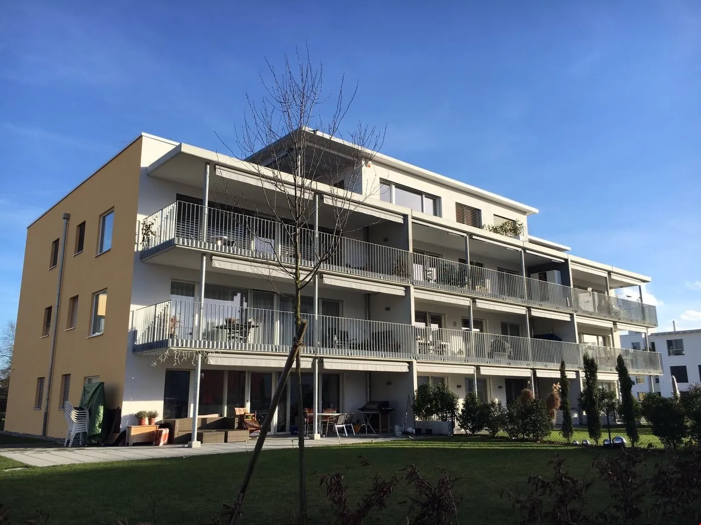 3.5-Zimmer-Attikawohnung mit 106 m2 Attikaterrasse - Foto 1 von 11