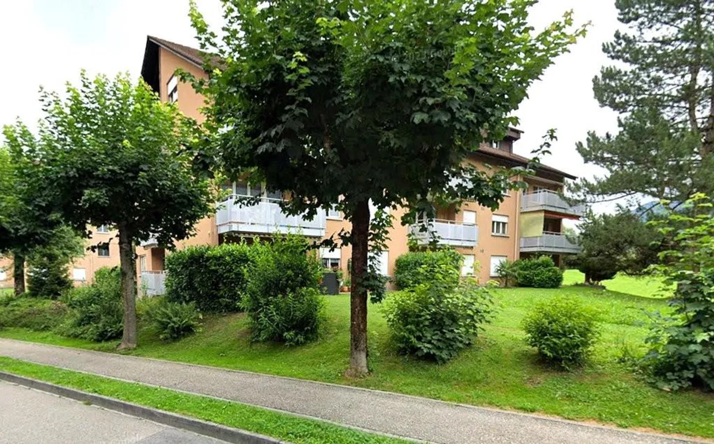 Vivere in una posizione tranquilla e verde a Malters - Foto 1 di 6