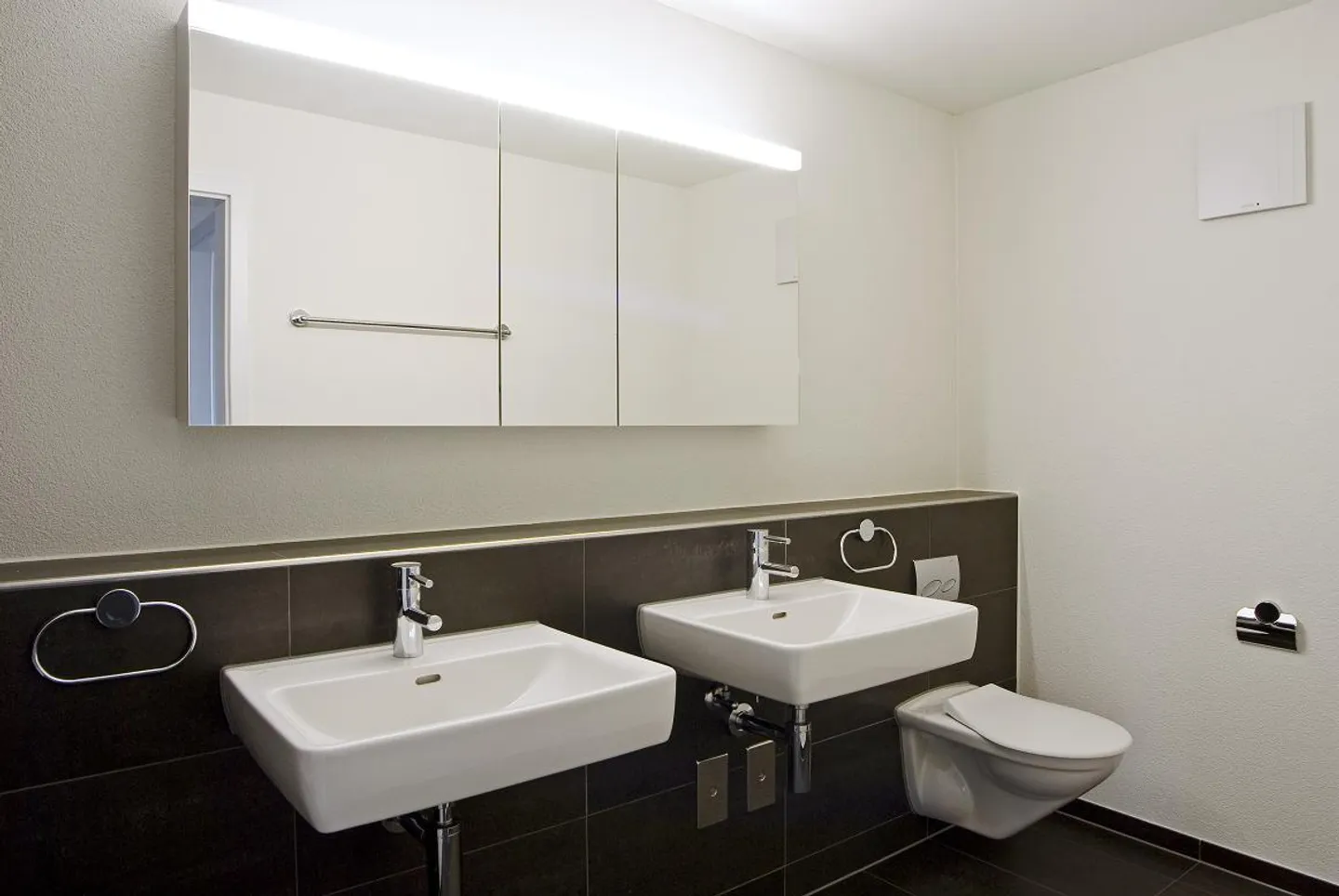 Belle appartement de 2,5 pièces dans un emplacement privilégié à Cham - Photo 5 sur 7