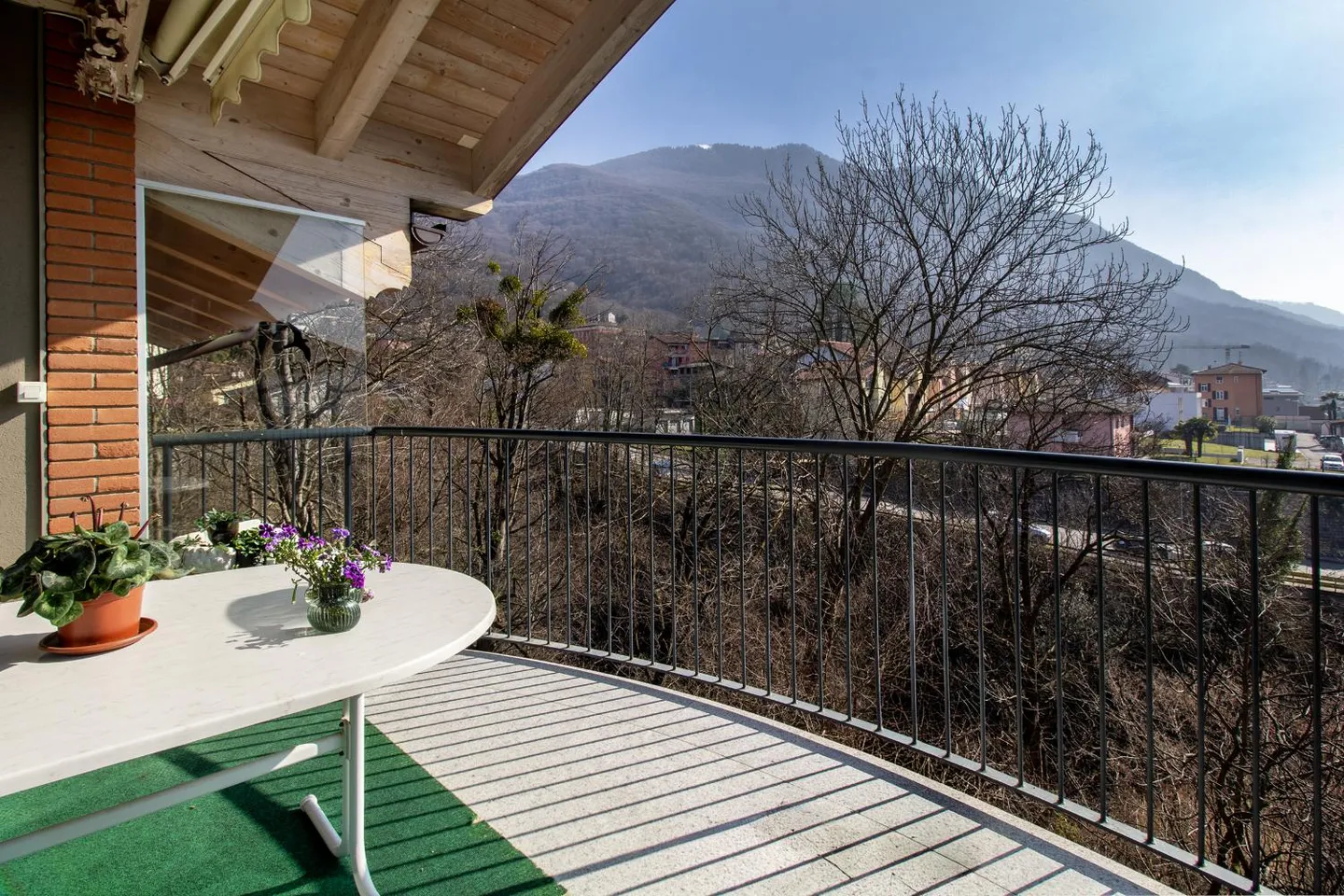 Sonnige Wohnung mit atemberaubendem Blick - Foto 8 von 10