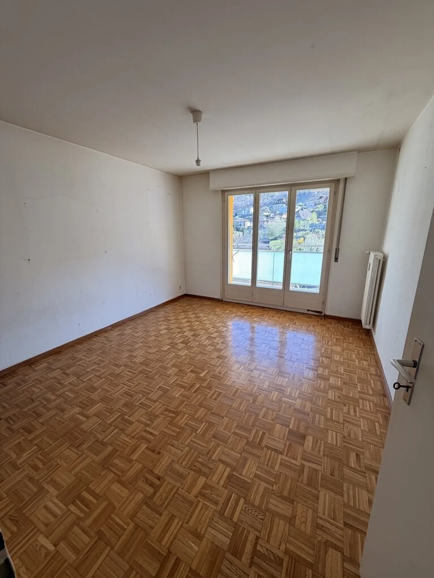 2 locali con balcone nel cuore di Monthey - Foto 2 di 3