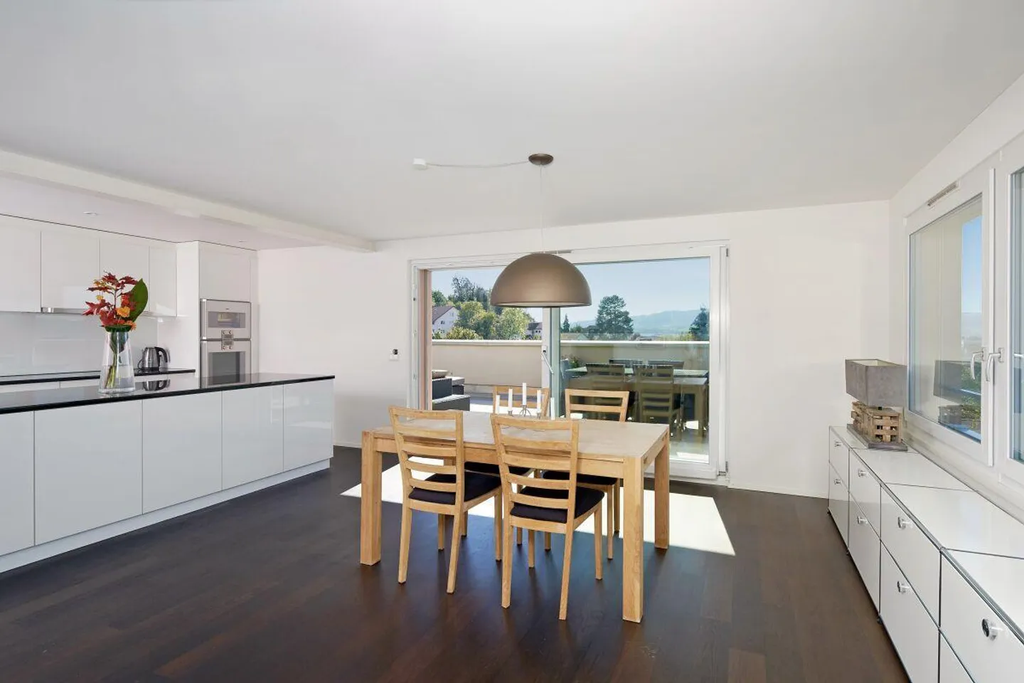 Bellissimo appartamento attico in posizione esclusiva! - Foto 3 di 12