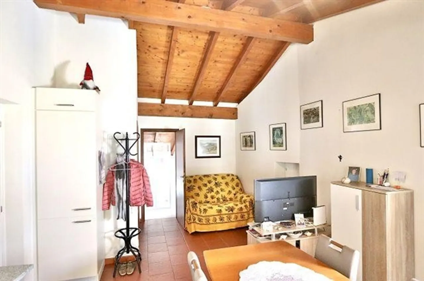 Appartement de 3 1/2 pièces avec jardin dans un endroit très calme et central avec ambiance chaleureuse - Photo 2 sur 20