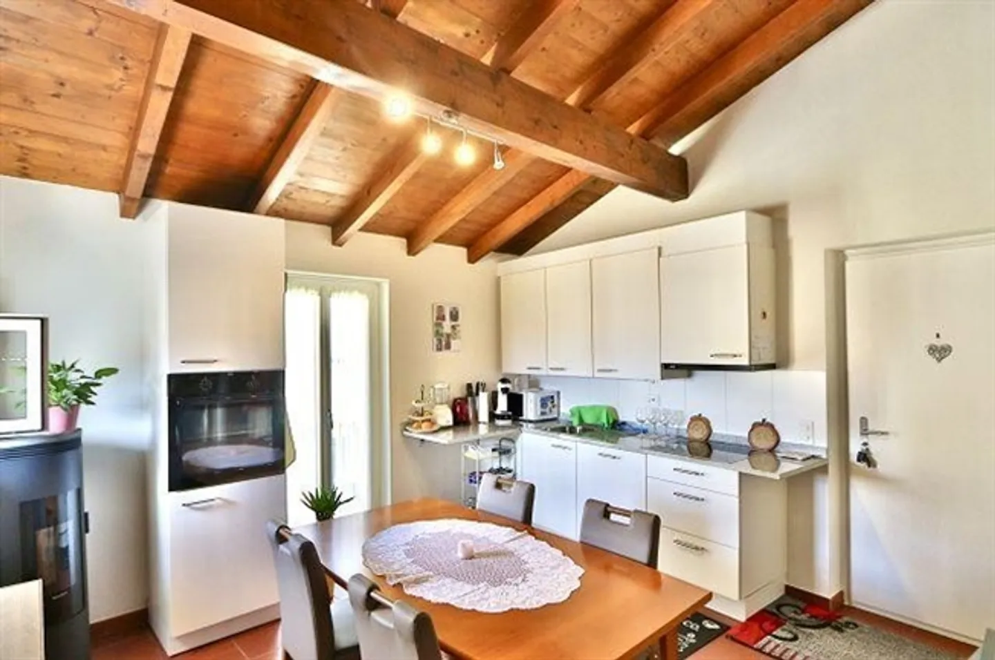 Appartement de 3 1/2 pièces avec jardin dans un endroit très calme et central avec ambiance chaleureuse - Photo 4 sur 20