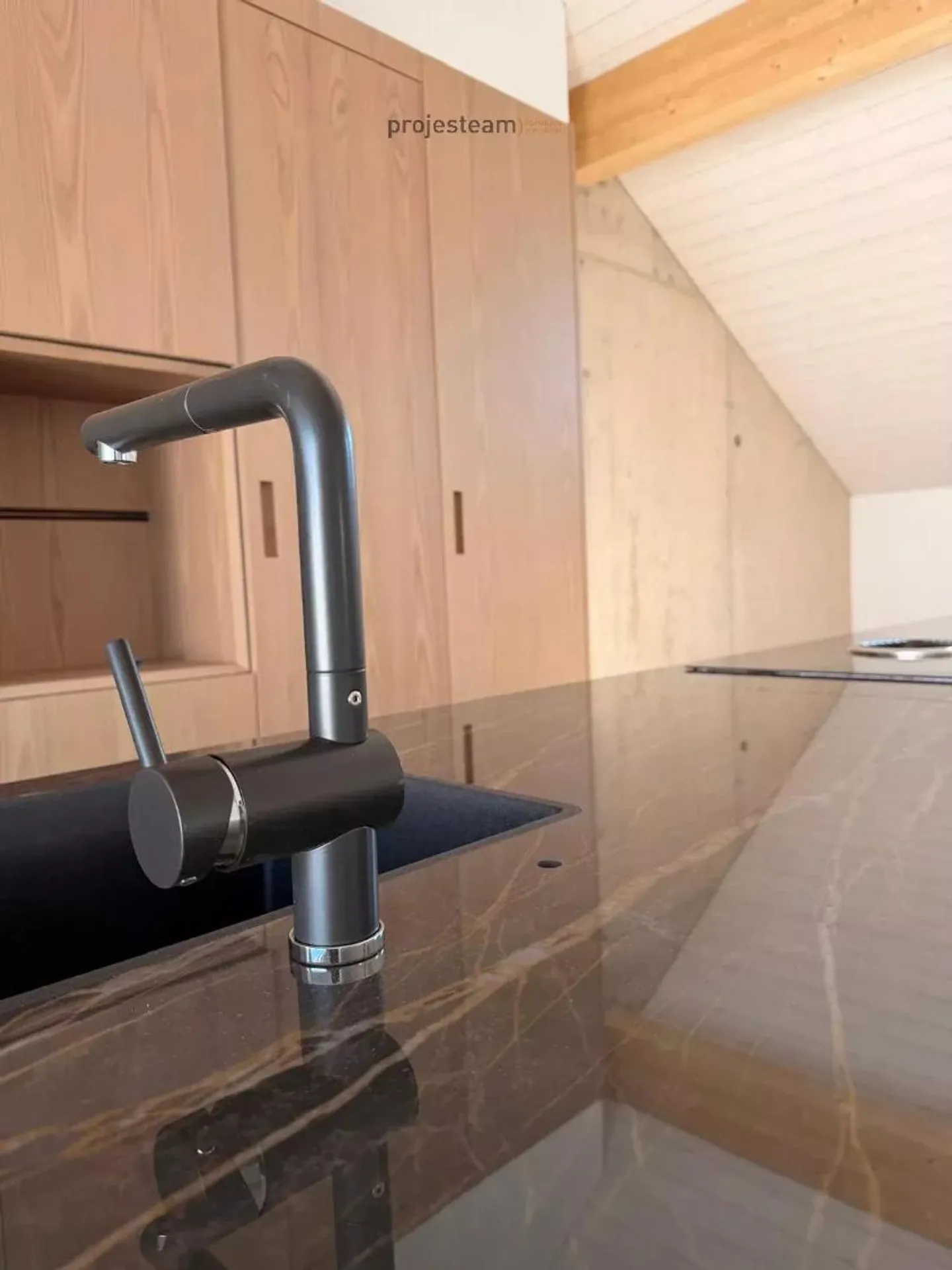 Appartamento nuovo - Duplex mansardato con carattere e fascino accentuato da altezze doppie - Foto 4 di 13