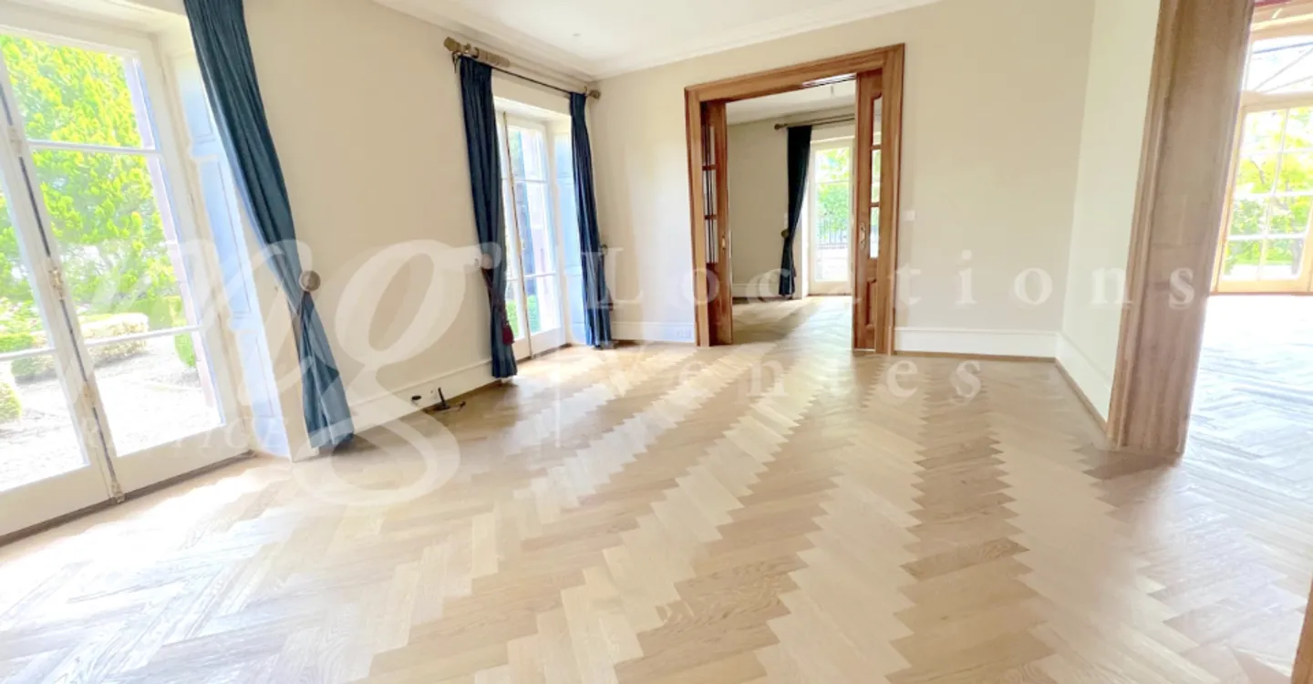 LINKSRHEINISCH! SUPERBE WOHNUNG VON 600 m2 MIT WUNDERSCHÖNEM PRIVATGARTEN & SCHWIMMBAD - Foto 5 von 13