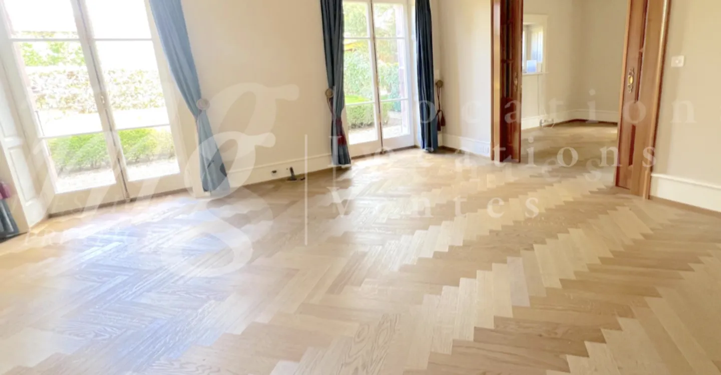 LINKSRHEINISCH! SUPERBE WOHNUNG VON 600 m2 MIT WUNDERSCHÖNEM PRIVATGARTEN & SCHWIMMBAD - Foto 6 von 13