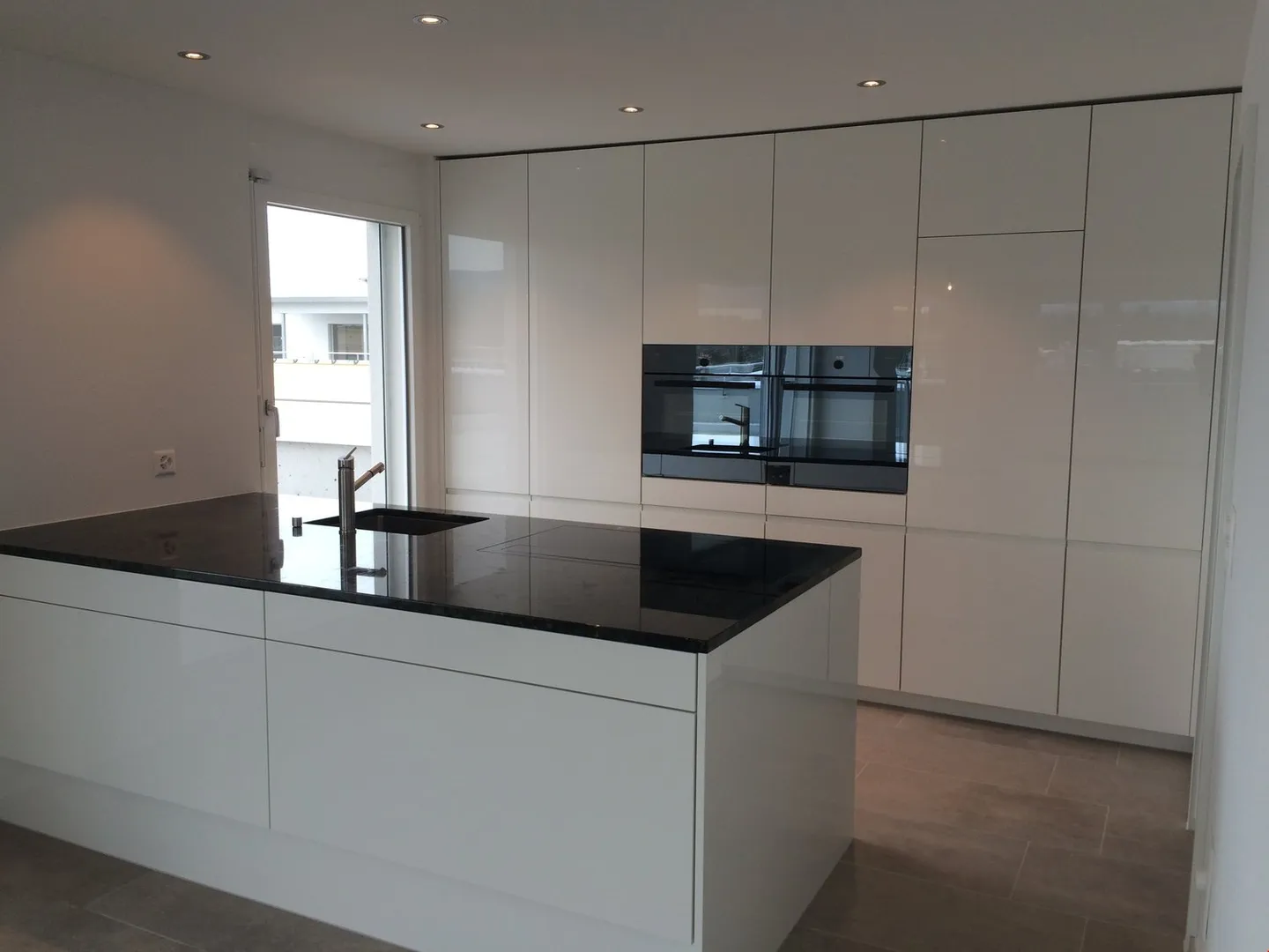 3.5-Zimmer-Attikawohnung mit 106 m2 Attikaterrasse - Foto 4 von 11