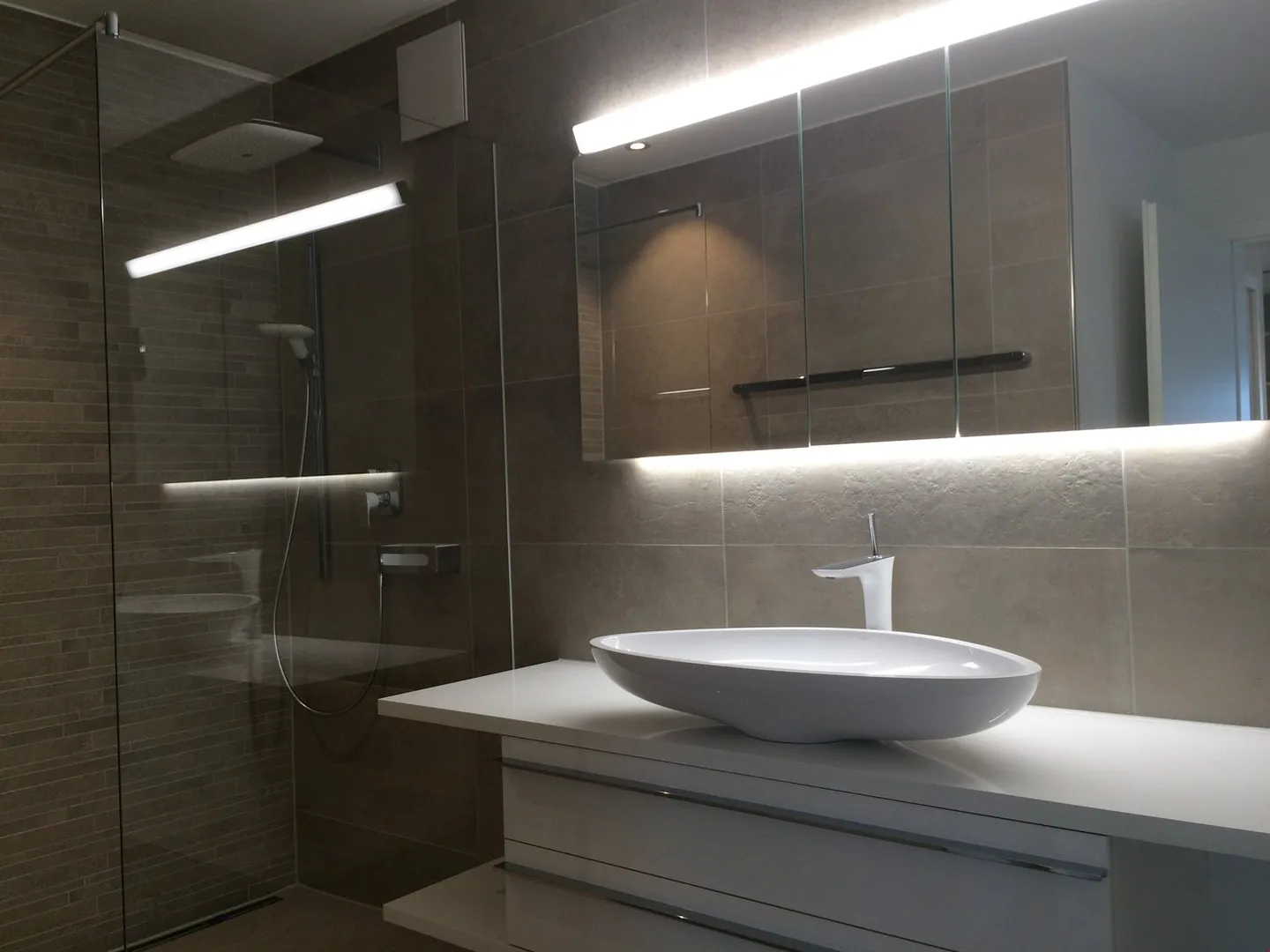 3.5-Zimmer-Attikawohnung mit 106 m2 Attikaterrasse - Foto 7 von 11