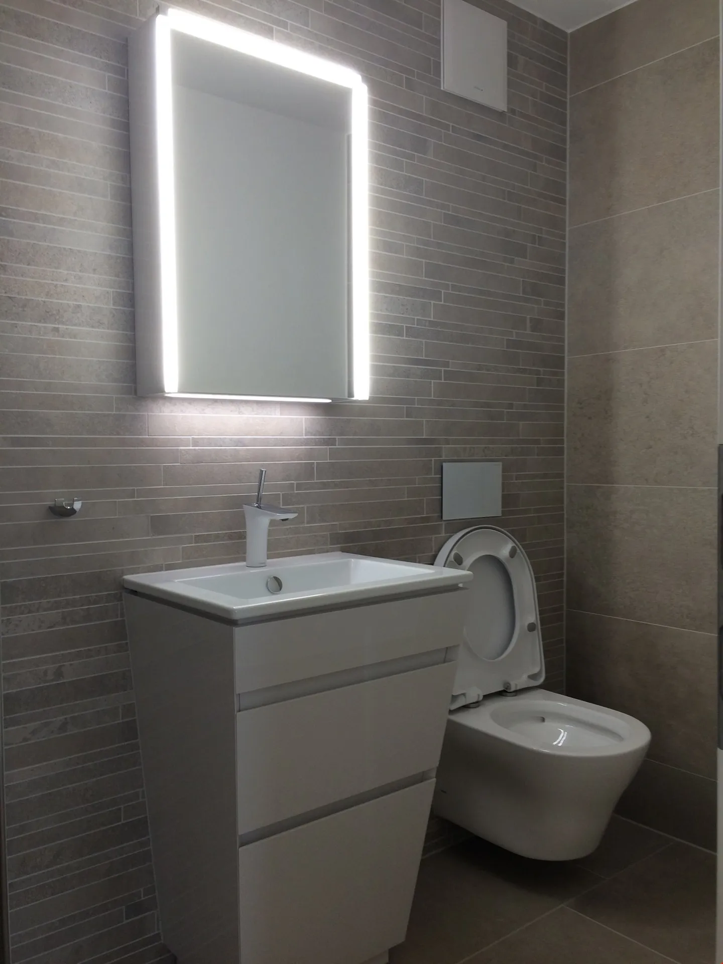 3.5-Zimmer-Attikawohnung mit 106 m2 Attikaterrasse - Foto 8 von 11
