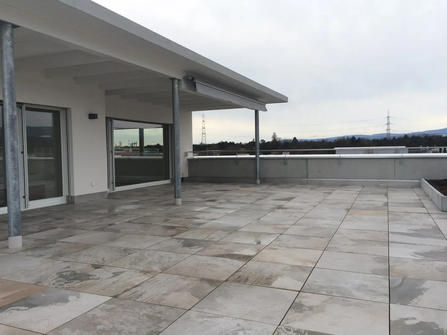 3.5-Zimmer-Attikawohnung mit 106 m2 Attikaterrasse - Foto 10 von 11