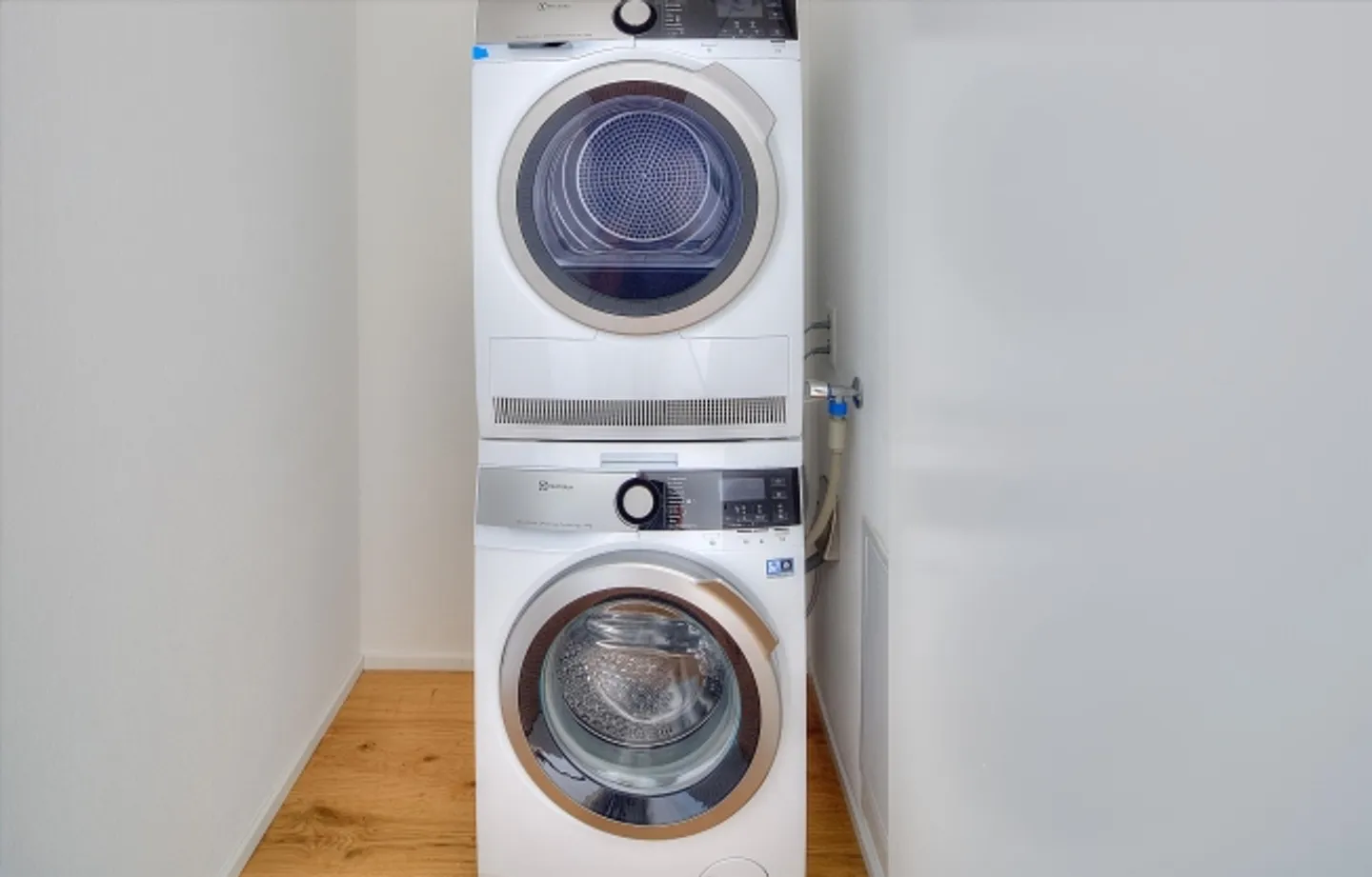 Penthouse moderne avec vue imprenable - Photo 8 sur 9