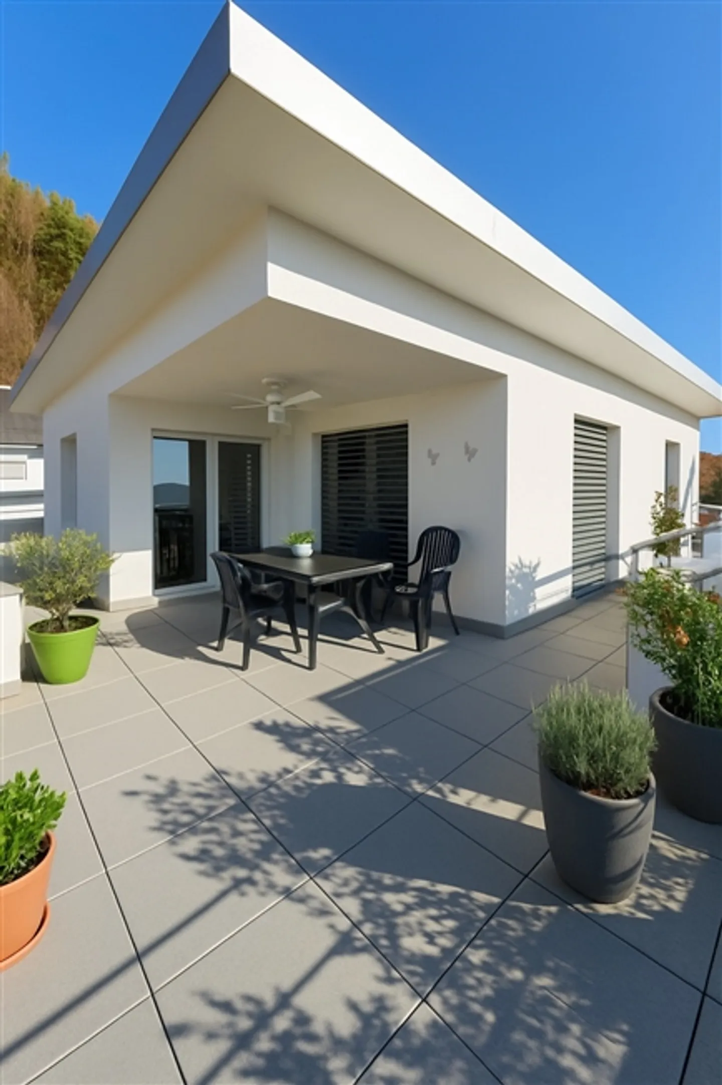 Extraordinary penthouse with panoramic terrace and breathtaking views of the Alps - Photo 3 of 11