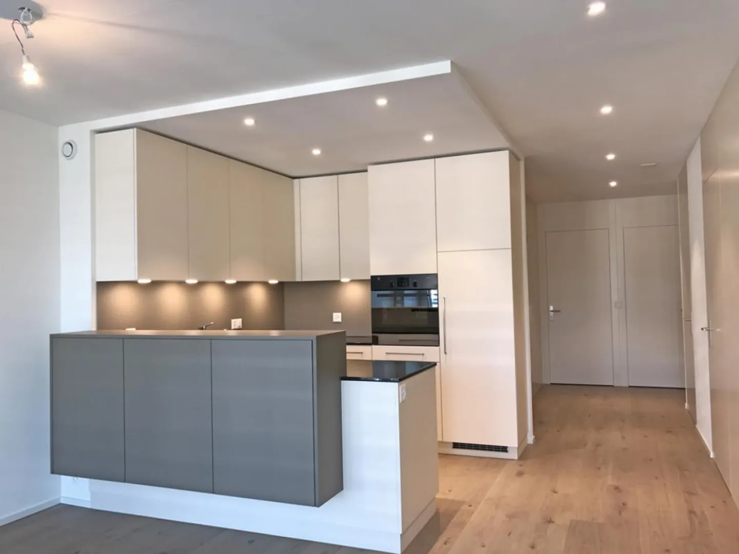 Appartamento attico su due livelli con vista mozzafiato - Foto 3 di 8