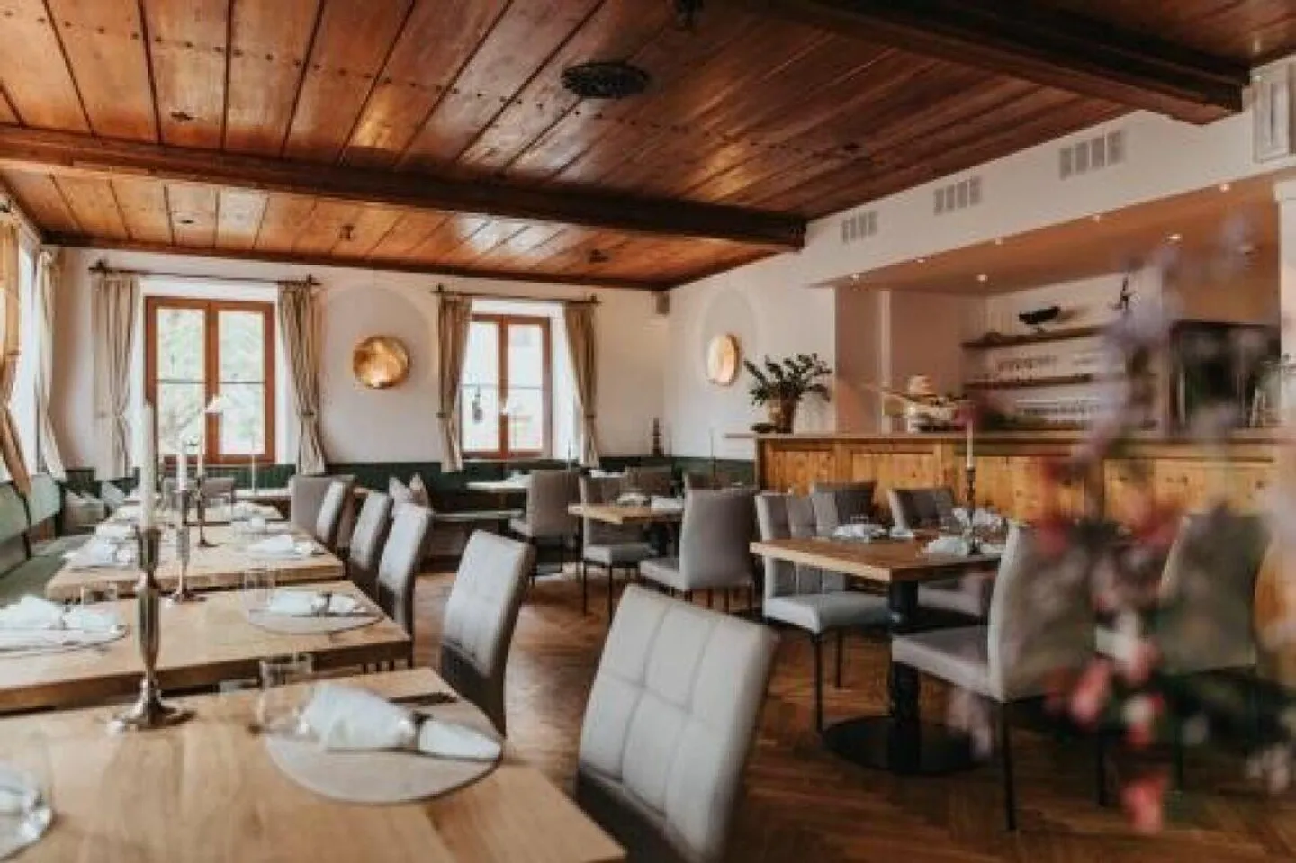 Hotel-Restaurant mit Geschichte und Charakter - westlich von Bern - Foto 2 di 5
