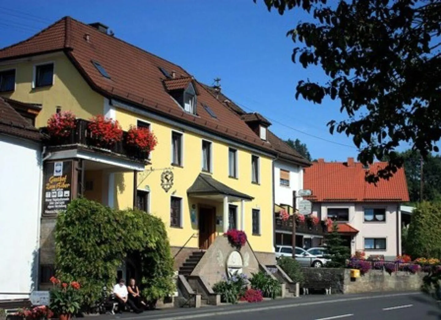 Hotel-Restaurant mit Geschichte und Charakter - westlich von Bern - Foto 5 di 5