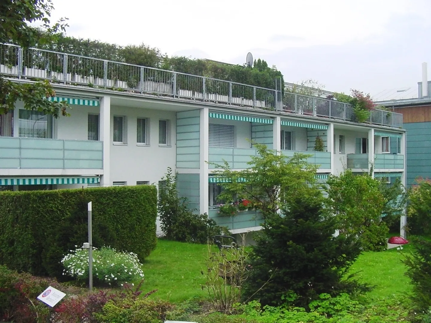 Wohnung mit grosszügiger Terrasse lädt zum Verweilen ein - Foto 1 von 9