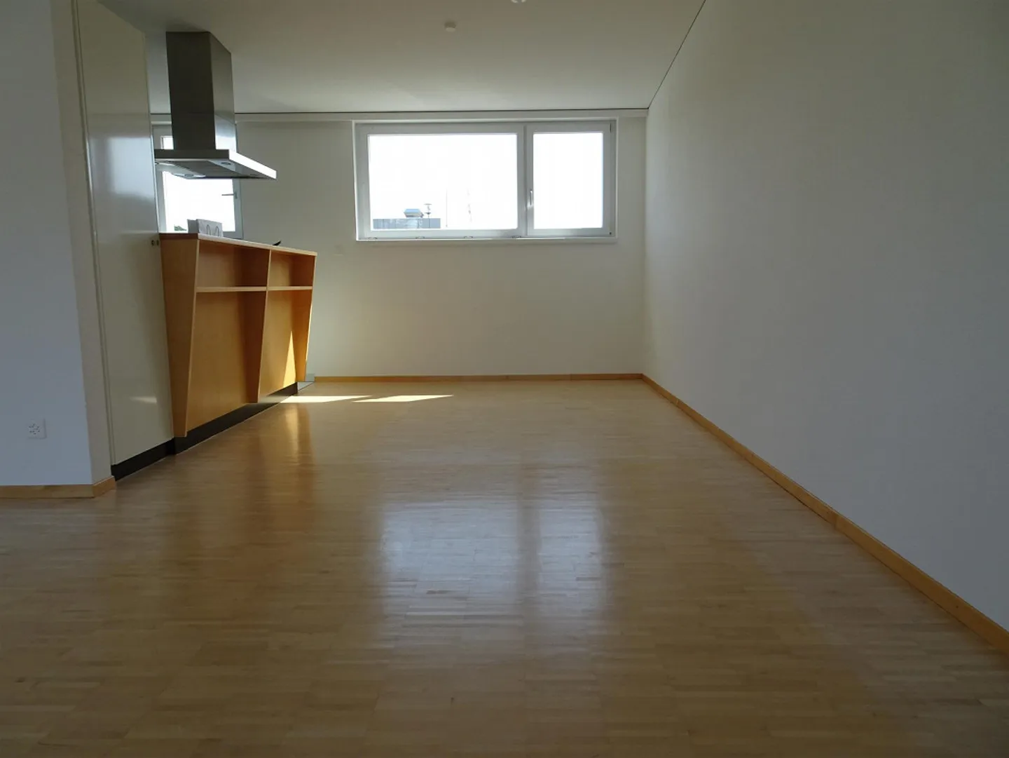 Wohnung mit grosszügiger Terrasse lädt zum Verweilen ein - Foto 4 von 9