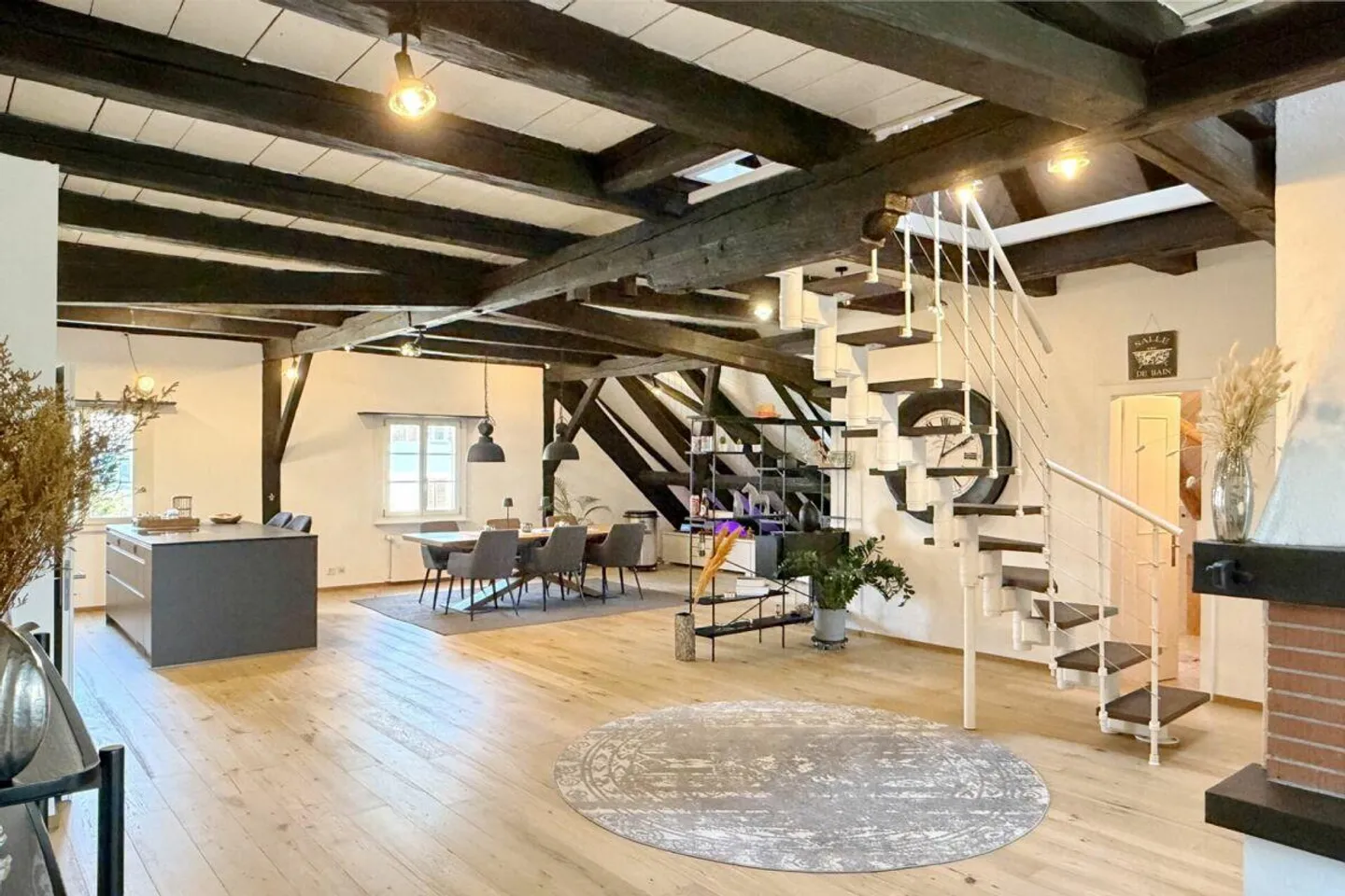 Loft-style 3.5-room maisonette apartment 155 m2 in the historic main... - Photo 1 of 10