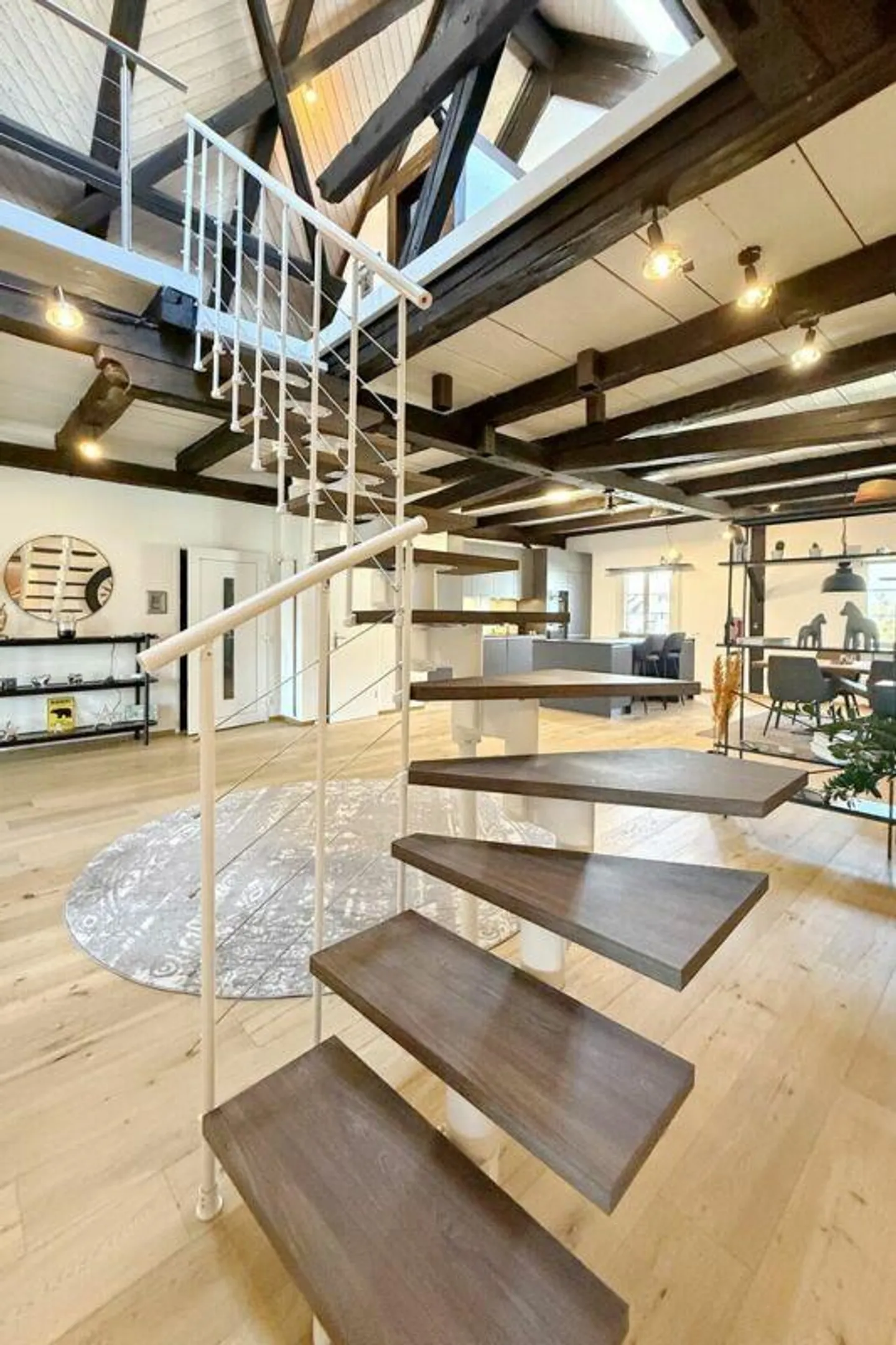Loft-style 3.5-room maisonette apartment 155 m2 in the historic main... - Photo 6 of 10