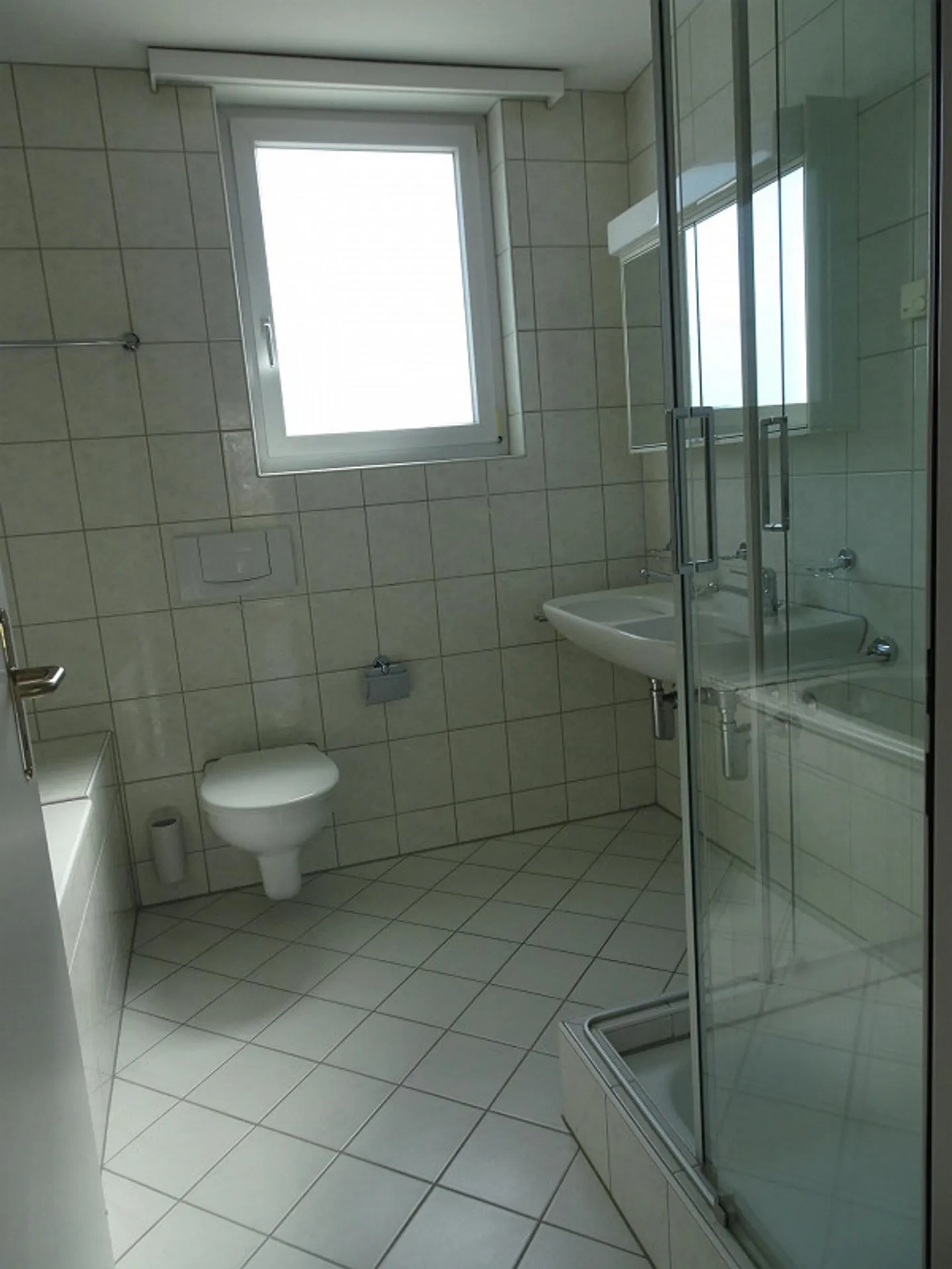 Wohnung mit grosszügiger Terrasse lädt zum Verweilen ein - Foto 6 von 9