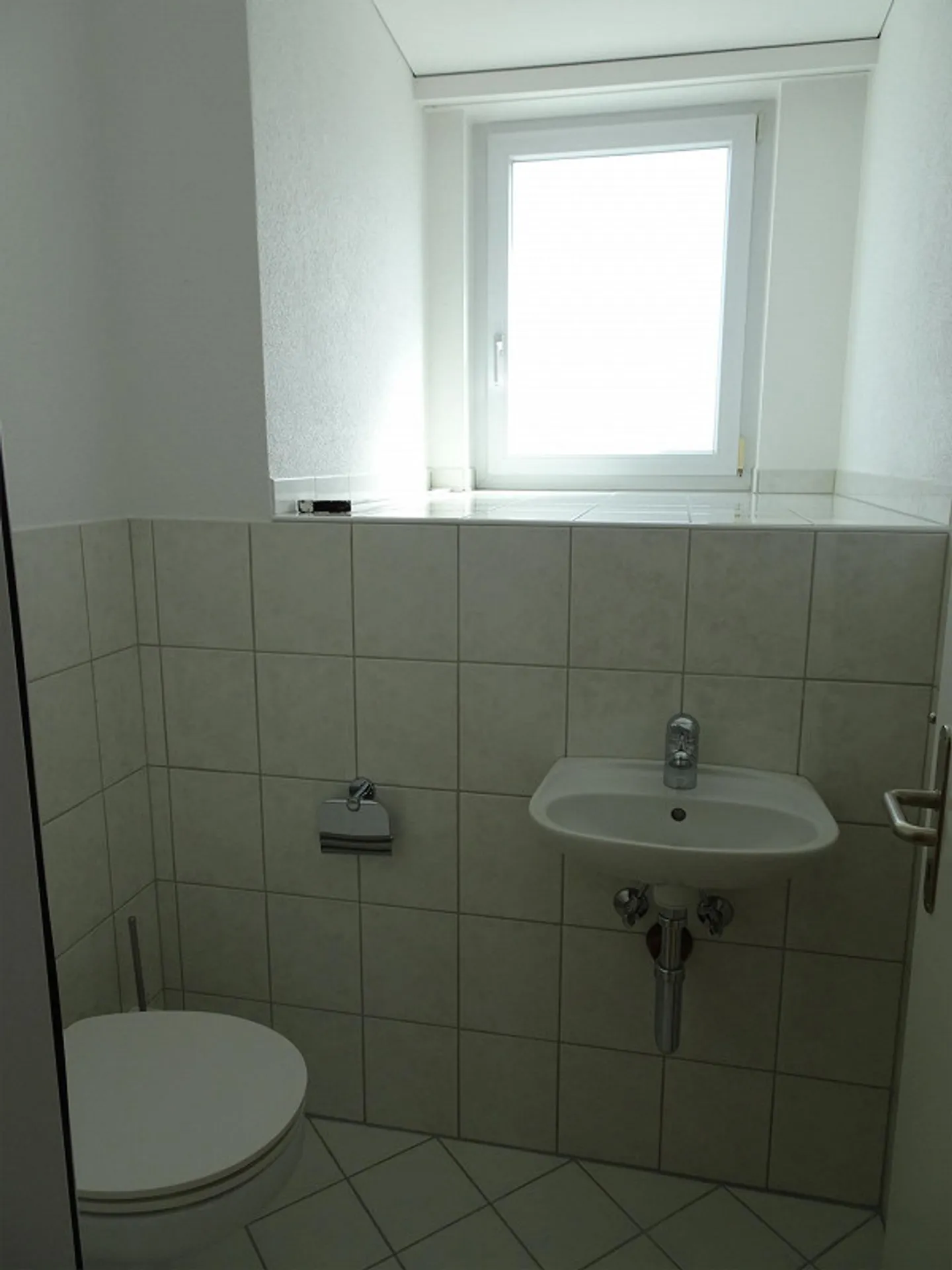 Wohnung mit grosszügiger Terrasse lädt zum Verweilen ein - Foto 7 von 9