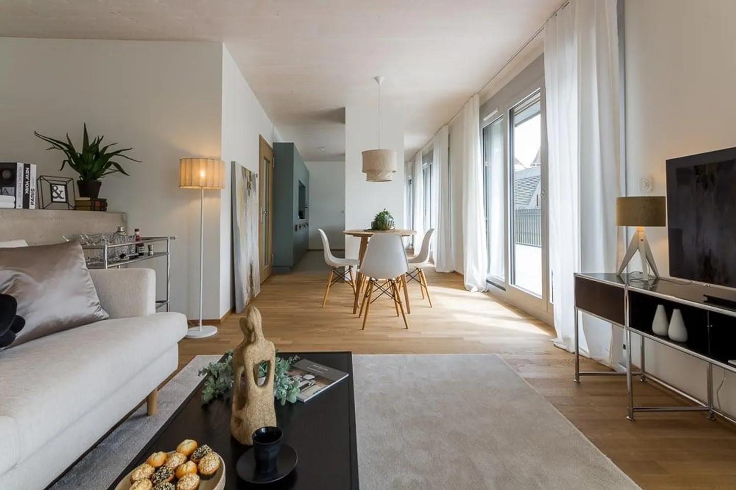 Exclusive Penthouse Living – an impressive rooftop terrace above the city - Photo 4 of 11