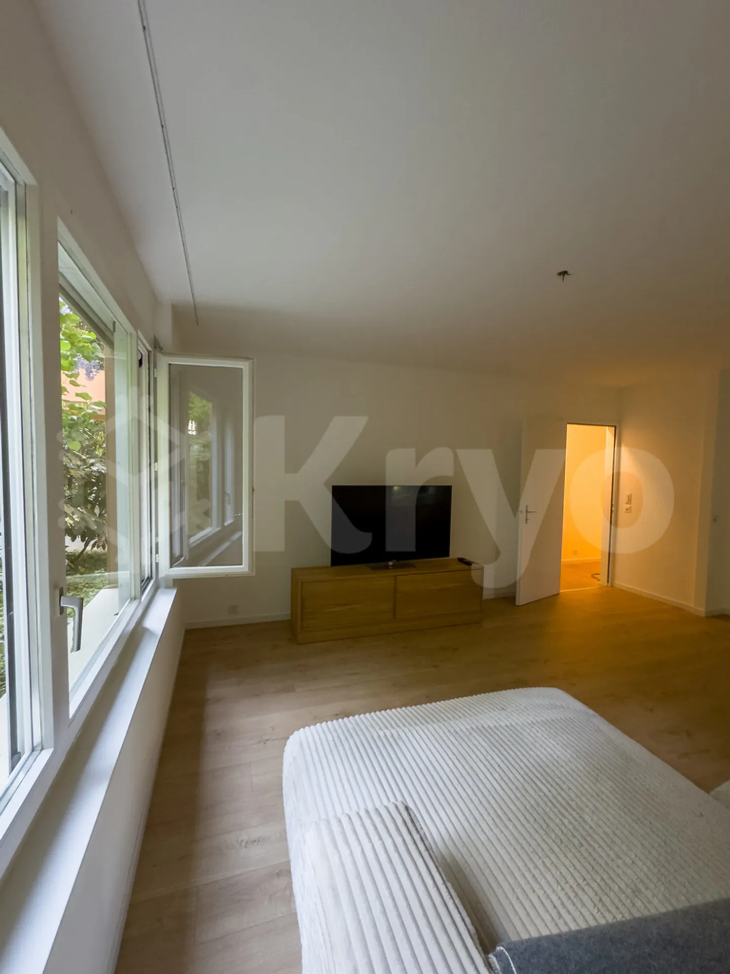Appartement de deux pièces et demie au rez-de-chaussée - Photo 3 sur 12