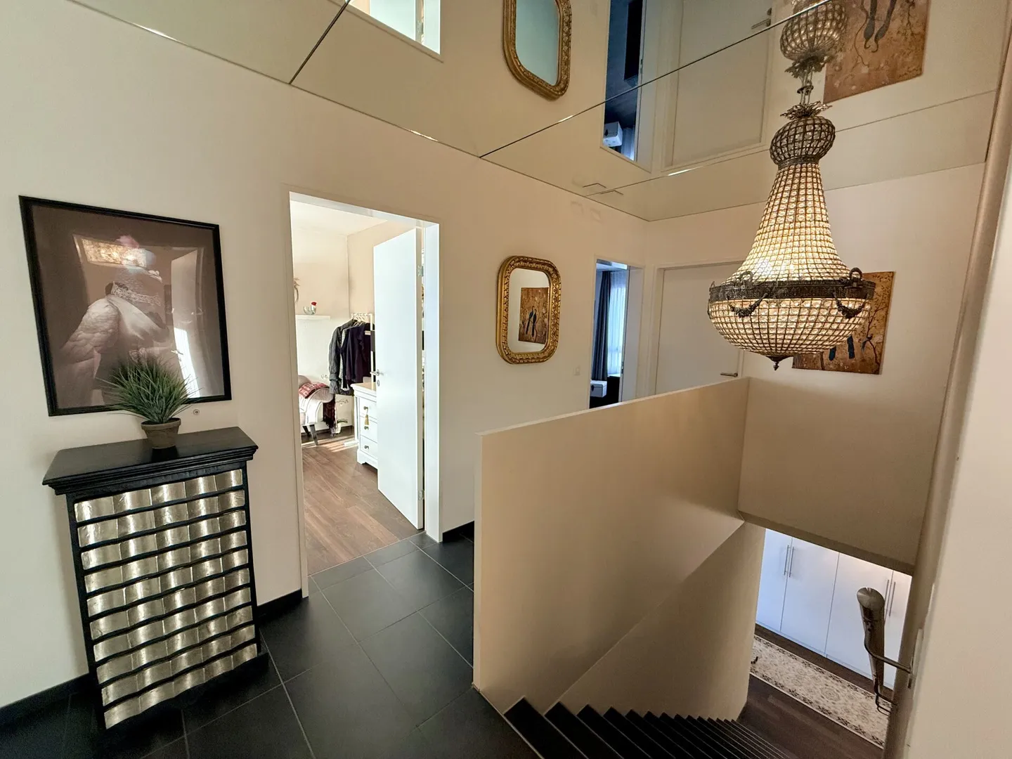 Vie élégante sur deux niveaux avec jardin privé - Photo 8 sur 16