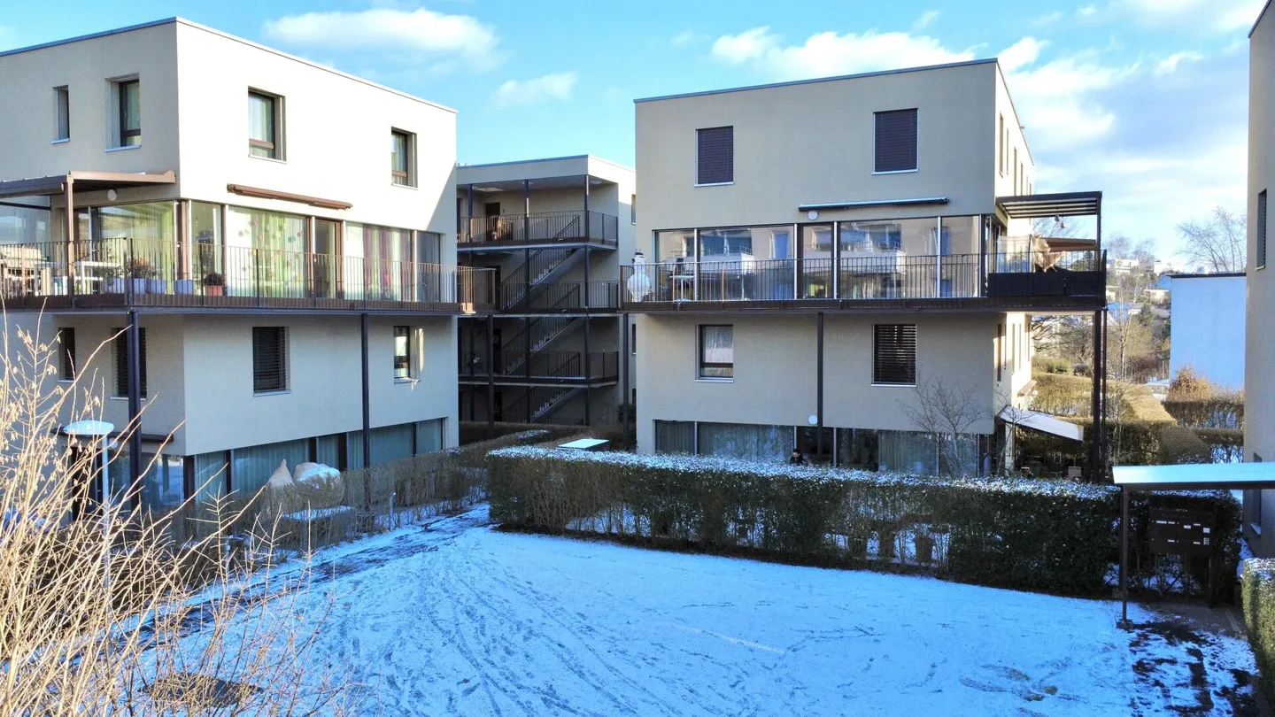 Vie élégante sur deux niveaux avec jardin privé - Photo 15 sur 16