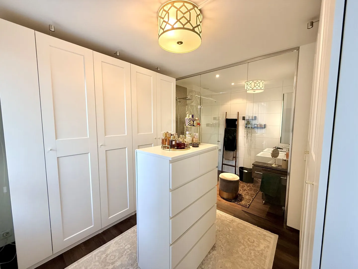 Vie élégante sur deux niveaux avec jardin privé - Photo 13 sur 16