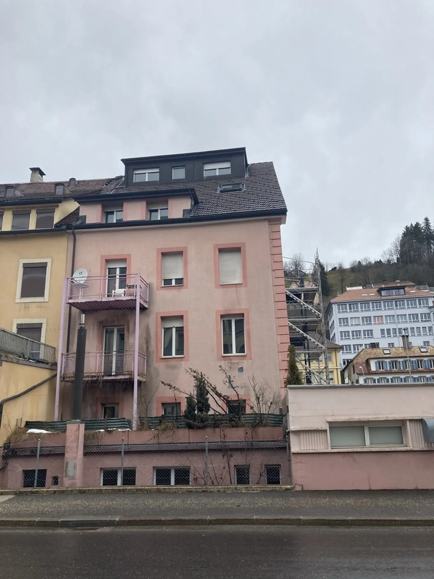 Appartamento di 3 locali in città - Foto 6 di 6