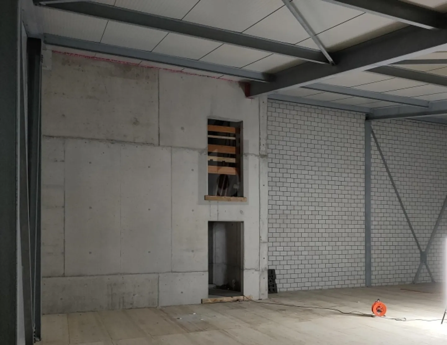 POLYVALENT, NOUVEAU BÂTIMENT - Photo 3 sur 6