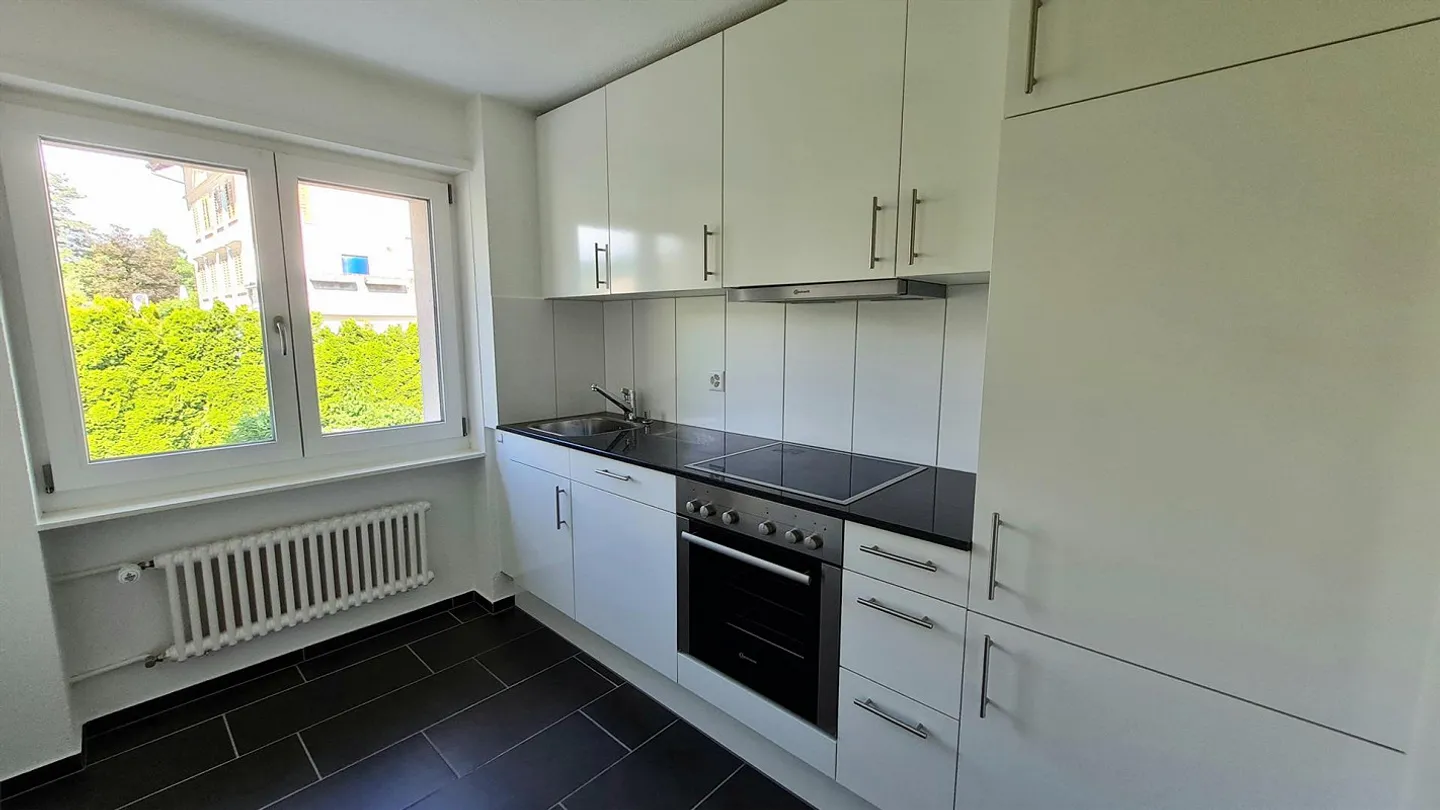 Appartement moderne avec grand balcon - Photo 2 sur 10