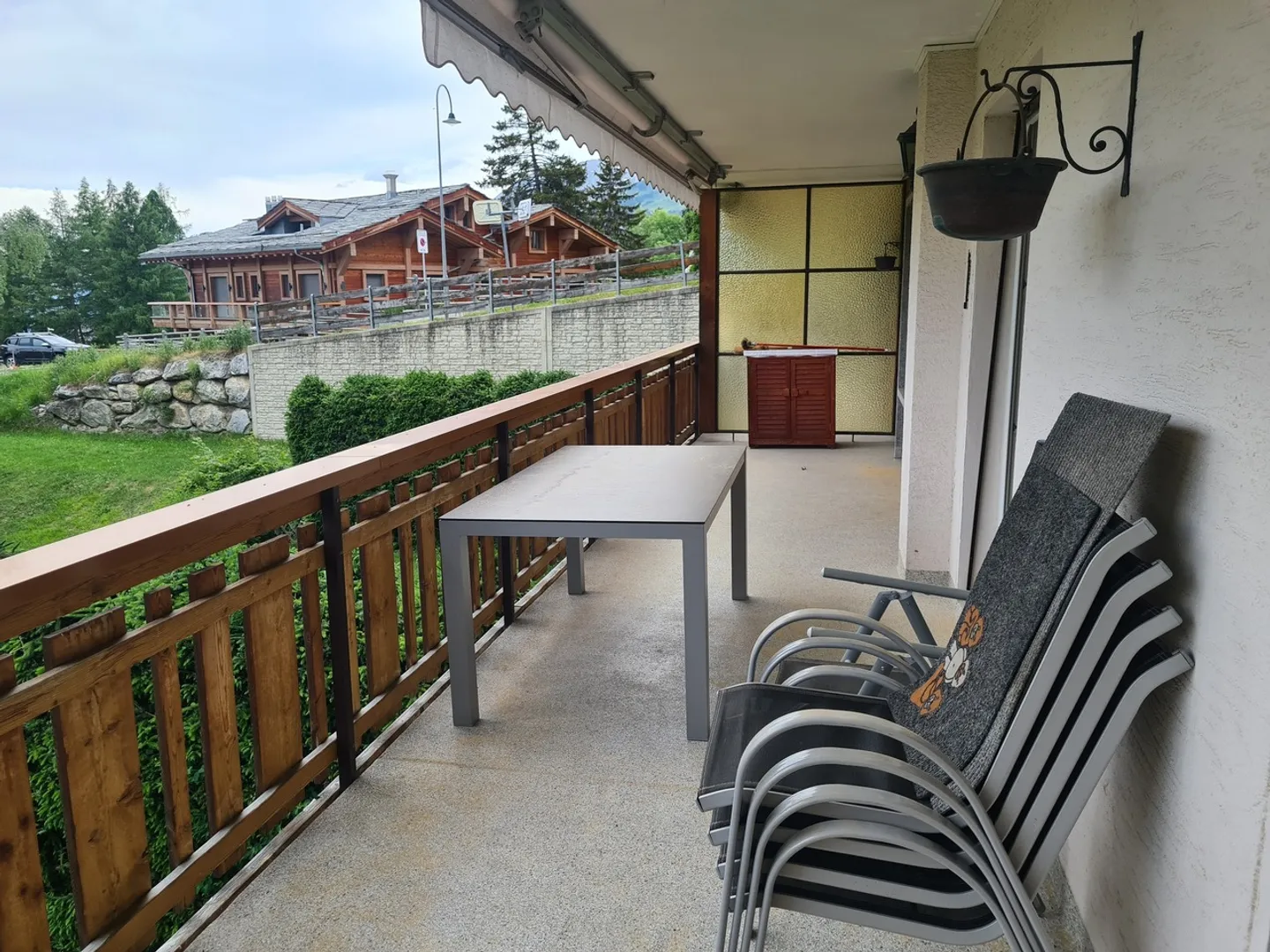 Nice large 2.5 rooms for rent year-round very close to the center of Crans - Photo 10 of 12